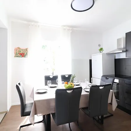 Sentia With Jacuzzi & Spectacular Seaview