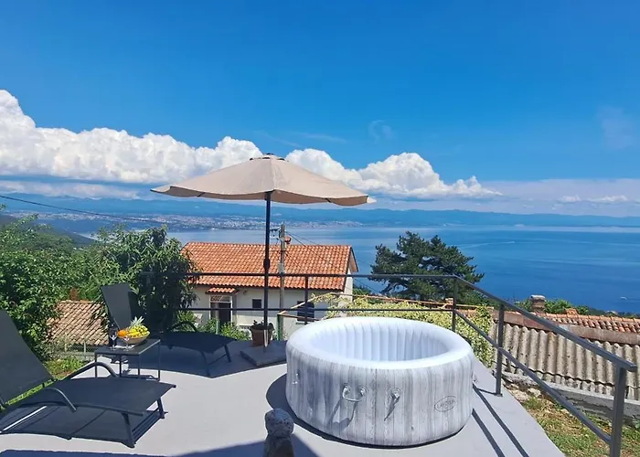 Sentia With Jacuzzi & Spectacular Seaview فيلة