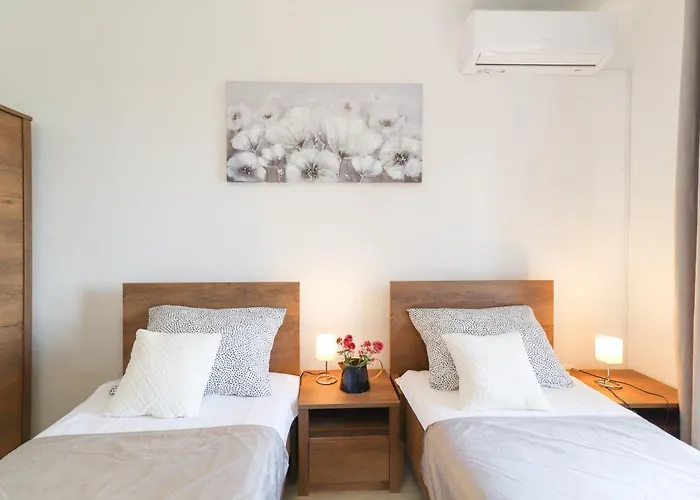 Sentia With Jacuzzi & Spectacular Seaview *